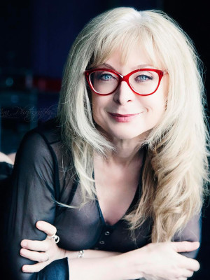 Порно звезда Nina Hartley